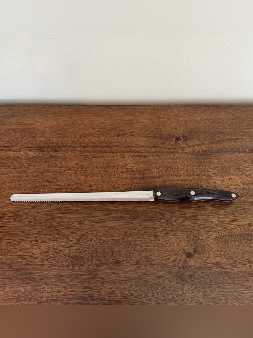 CUTCO 9-3/4" Slicer Bread Knife Classic Brown Handle Model 1724 Made in USA